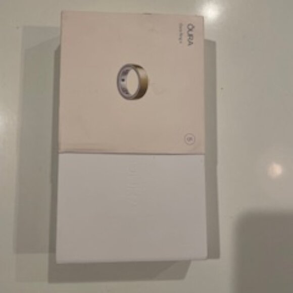 Oura Ring 4 Model - Size 5 Gold - Picture 7 of 7